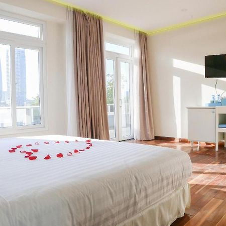 Co Xanh Hotel Дананг Екстериор снимка